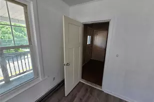 471 Providence St, Woonsocket, RI 02895 - Photo 9