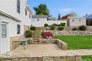 126 Lilac Ave, Woonsocket, RI 02895 - Photo 21
