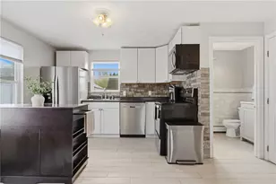 126 Lilac Ave, Woonsocket, RI 02895 - Photo 5
