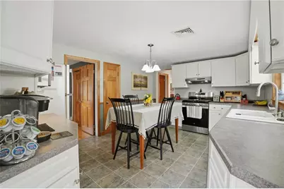 153 Falcon Avenue, Warwick, RI 02888 - Photo 7