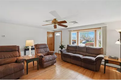153 Falcon Avenue, Warwick, RI 02888 - Photo 5