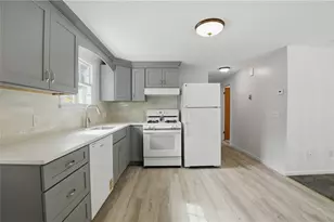 153 Falcon Ave, Warwick, RI 02888 - Photo 21