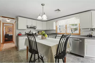 153 Falcon Avenue, Warwick, RI 02888 - Photo 5