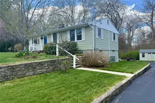 5 Sunnyside Dr, Westerly, RI 02891 - Photo 3