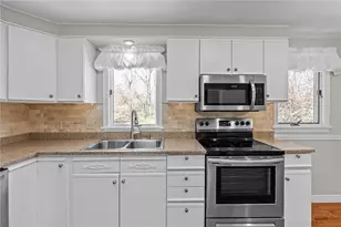 5 Sunnyside Dr, Westerly, RI 02891 - Photo 9