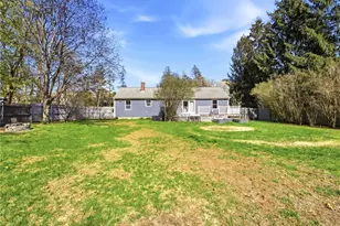 1 Roslyn Ave, Bristol, RI 02809 - Photo 3