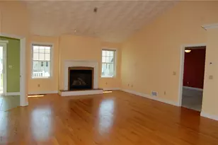 8 Sweet Corn Dr, Cranston, RI 02921 - Photo 5
