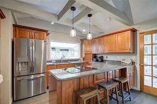 132 Ruggles Ave, Newport, RI 02840 - Photo 9