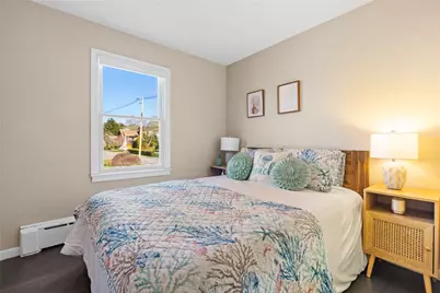 132 Ruggles Avenue, Newport, RI 02840 - Photo 17