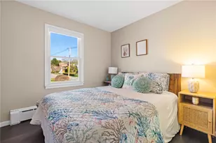 132 Ruggles Ave, Newport, RI 02840 - Photo 17
