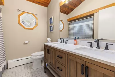 132 Ruggles Avenue, Newport, RI 02840 - Photo 13