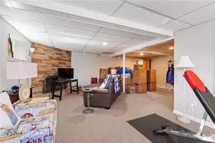 132 Ruggles Ave, Newport, RI 02840 - Photo 19