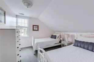 40 Holland St, Newport, RI 02840 - Photo 17