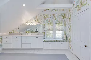 83 John St, Newport, RI 02840 - Photo 17