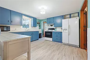 18 Adelaide Ave, Smithfield, RI 02917 - Photo 7