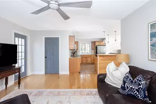 18 Lugger St, Jamestown, RI 02835 - Photo 11