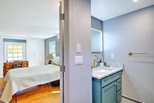 250 Butler Ave, Providence, RI 02906 - Photo 17