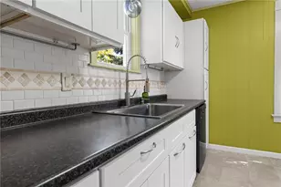 105 Shirley Blvd, Cranston, RI 02910 - Photo 17