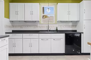105 Shirley Blvd, Cranston, RI 02910 - Photo 13