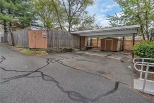 134 Glenbridge Ave, Providence, RI 02909 - Photo 3