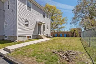 1609 Elmwood Ave, Cranston, RI 02910 - Photo 9