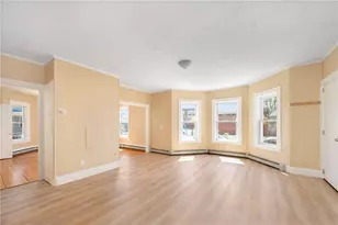 34 Hancock St, Pawtucket, RI 02860 - Photo 5