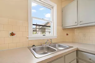 34 Hancock St, Pawtucket, RI 02860 - Photo 7