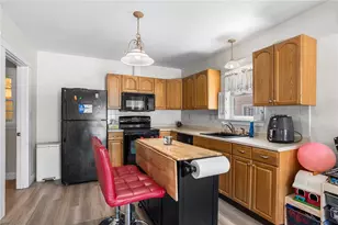53 Cathedral Ave, Providence, RI 02908 - Photo 23