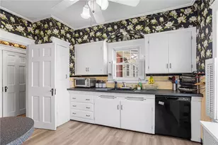 53 Cathedral Ave, Providence, RI 02908 - Photo 7