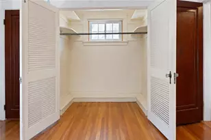 31 Elmcrest Ave, Providence, RI 02908 - Photo 15