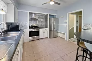 31 Elmcrest Ave, Providence, RI 02908 - Photo 7