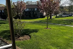 752 Quaker Ln, Warwick, RI 02818 - Photo 21