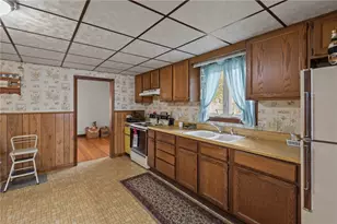 86 Fall St, Woonsocket, RI 02895 - Photo 9