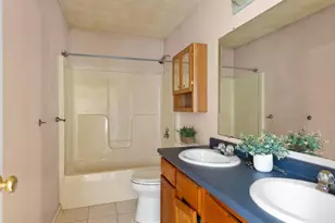 44 Orchard Valley Dr, Cranston, RI 02921 - Photo 33