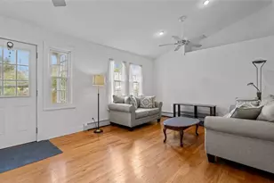 20 Bassett Ave, Warwick, RI 02889 - Photo 11