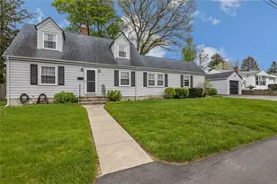 20 Bassett Ave, Warwick, RI 02889 - Photo 3