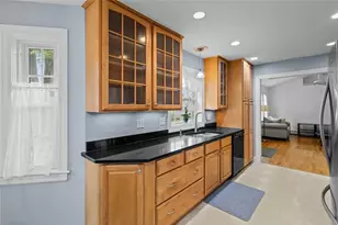 20 Bassett Ave, Warwick, RI 02889 - Photo 15