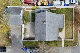 2 Carder St, Providence, RI 02904 - Photo 9