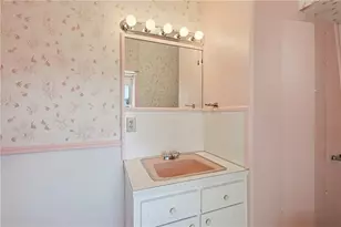 6 Franklin Ave, Cranston, RI 02920 - Photo 29