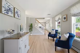19 Oak Hill Dr, Johnston, RI 02919 - Photo 3