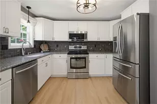 19 Oak Hill Dr, Johnston, RI 02919 - Photo 17