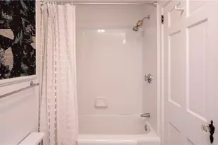 118 Ruggles Ave, Newport, RI 02840 - Photo 19