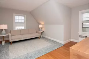 118 Ruggles Ave, Newport, RI 02840 - Photo 9