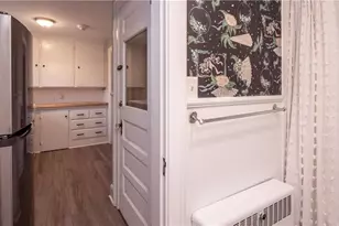 118 Ruggles Ave, Newport, RI 02840 - Photo 17