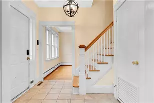41 Elmway St, Providence, RI 02906 - Photo 9