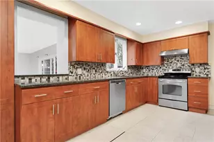 41 Elmway St, Providence, RI 02906 - Photo 11