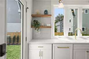 7 Wellington Ave, Newport, RI 02840 - Photo 5
