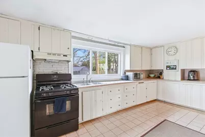 320 Church Avenue, Warwick, RI 02889 - Photo 11
