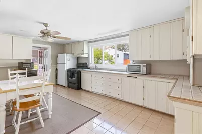 320 Church Avenue, Warwick, RI 02889 - Photo 9
