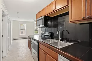 188 Division St, Woonsocket, RI 02895 - Photo 7
